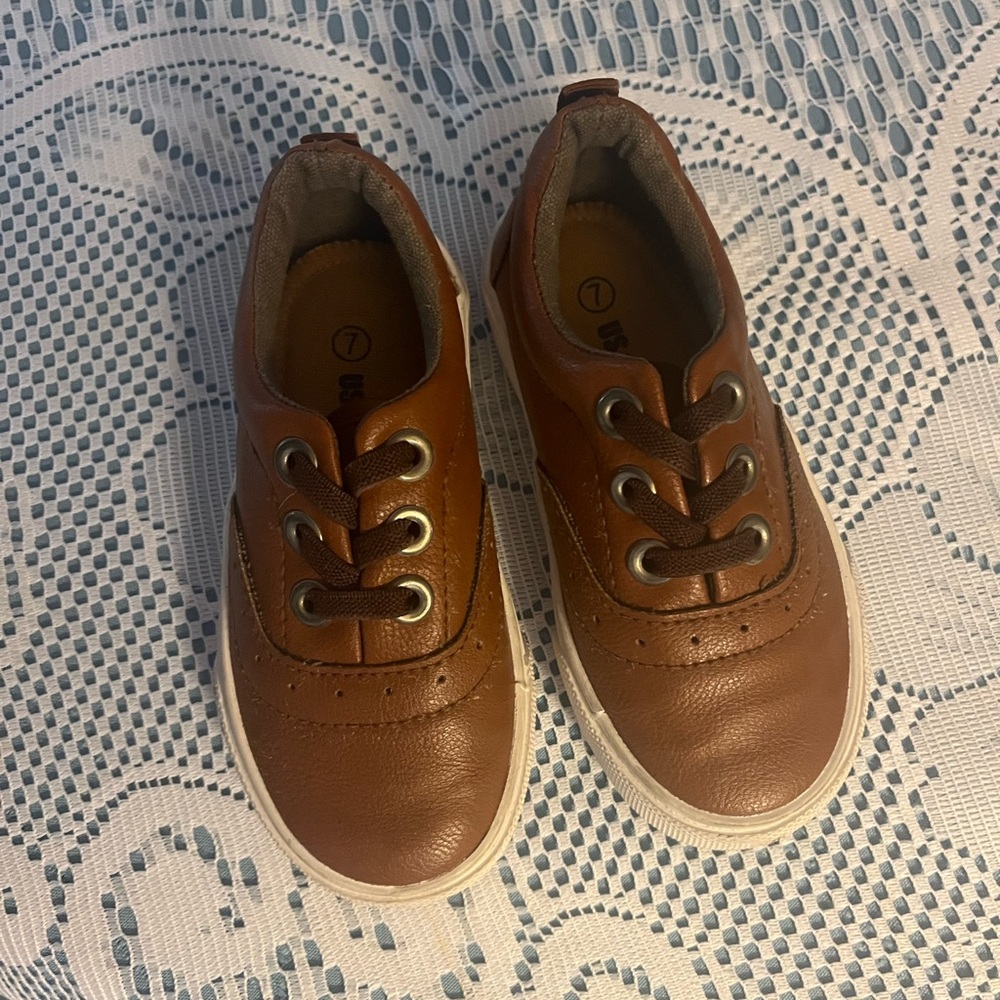 Toddler shoes 👞